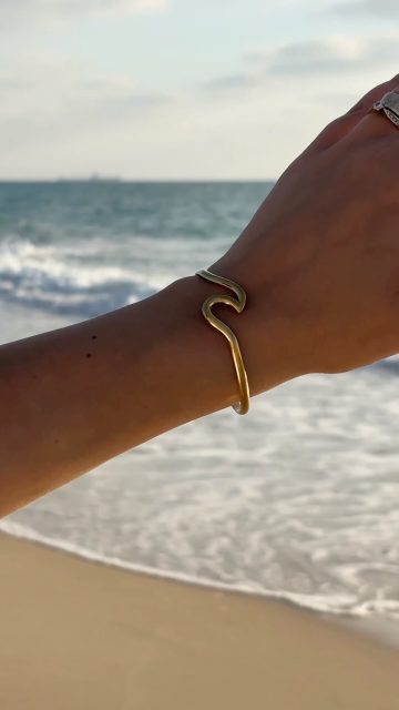 שווה אצלינו!
קישור לאתר בביו☀️🩵
#תכשיטים #תכשיטיםעםחריטה #תכשיטיםבעיצובאישי #מתנותלאישה⁩